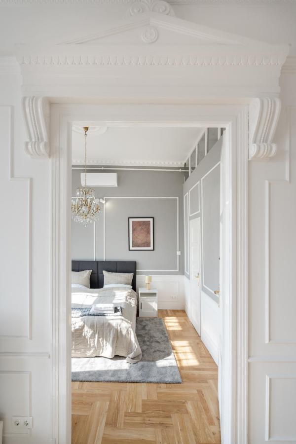 Apartment Classical With A Modern Touch!